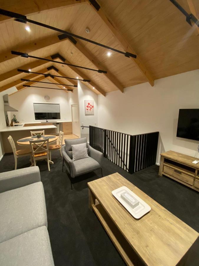 Queenstown Central - Walk To Town - Free Parking - Wifi And Smart Tv - Gym Buitenkant foto