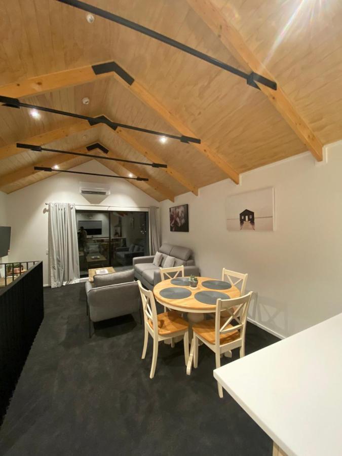 Queenstown Central - Walk To Town - Free Parking - Wifi And Smart Tv - Gym Buitenkant foto