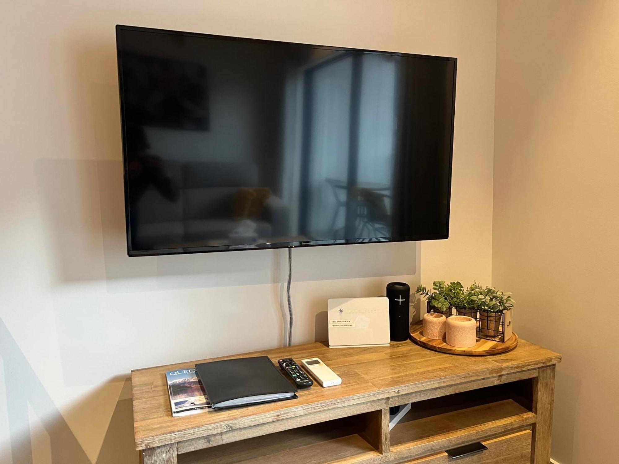 Queenstown Central - Walk To Town - Free Parking - Wifi And Smart Tv - Gym Buitenkant foto